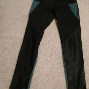 Gorgeous Oregon Duck multi colored leggings